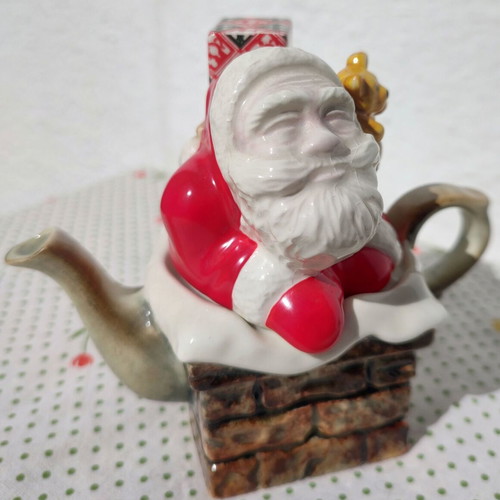 Santa vintage teapot by Paul Cardew used, collectible
