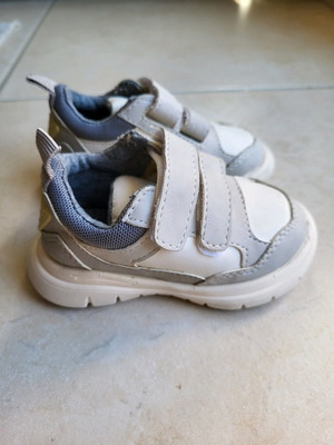 Unisex sneaker Zara size 21 like new