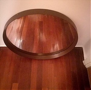 Κυκλικός καθρέφτης τοίχου με ξύλινο πλαίσιο