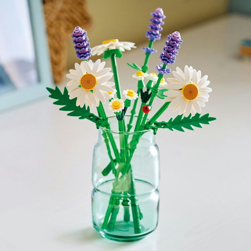 LEGO Botanical Collection Daisies set, 133 pieces
