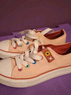 Kids' athletic shoe size 31 pink like new