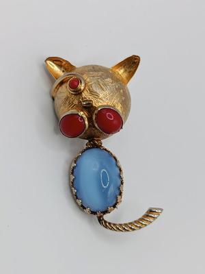Vintage Jelly Belly Cat Brooch used, mid century 1960, gold with blue cabochon