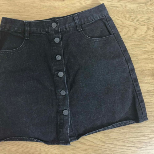 Black jean skirt like new, size Small