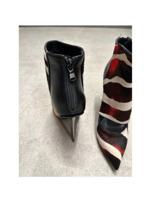 Dukas pony skin size 38