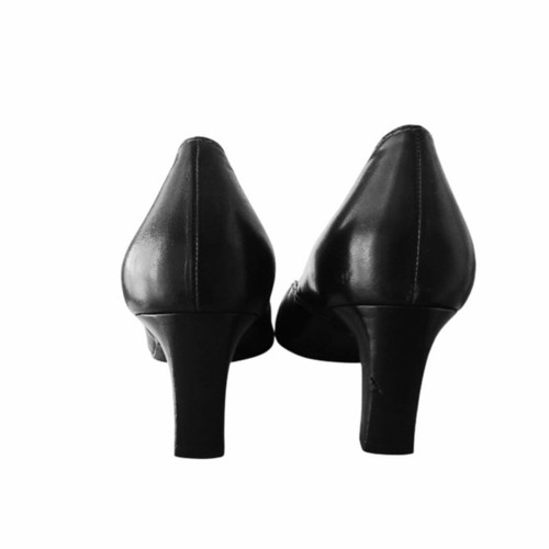 Salvatore Ferragamo Gaucho Leather Pumps used, black, size 7.5 B
