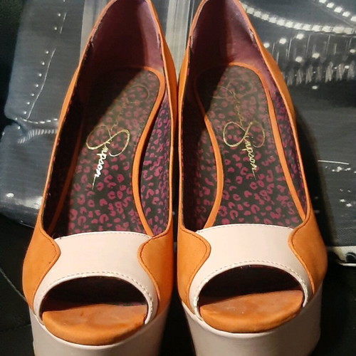 Jessica Simpson shoes peep toe sandals like new, size 38, multicolor orange