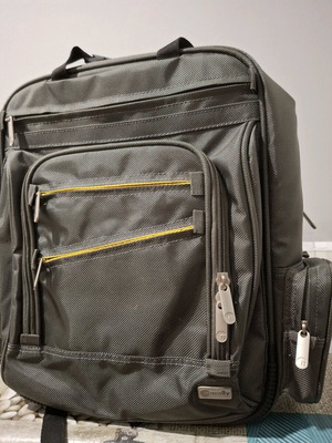 Macally Backpack like new