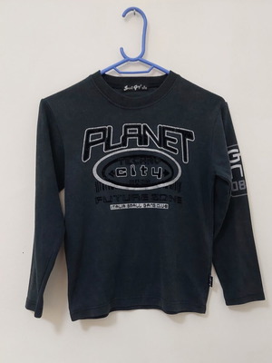 Long-sleeve T-shirt size 10 like new, black and gray