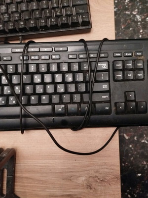 Microsoft keyboard used with loose mouse scroller and missing key