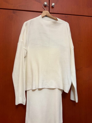 Knit ecru set like new