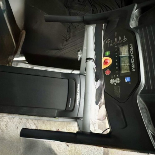 Folding Treadmill like new, 1.60m length, shock-absorbing floor