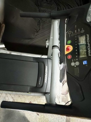 Folding Treadmill like new, 1.60m length, shock-absorbing floor