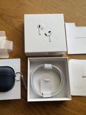 Apple AirPods 3rd Generation with MagSafe Charging Case used
