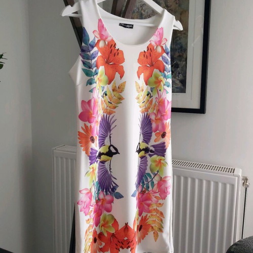 Mini dress Fullah Sugah like new, size small, white multicolor