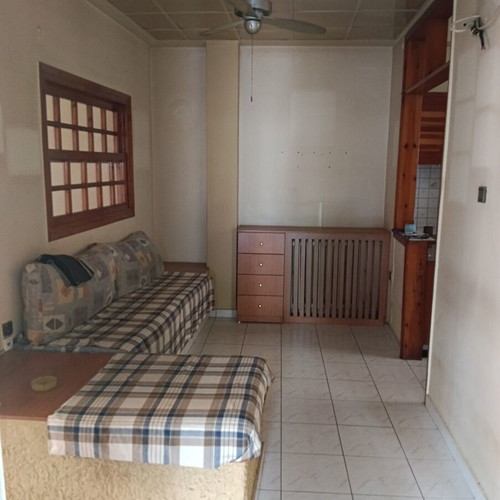 Multipurpose building with apartment and commercial space, Galatsi