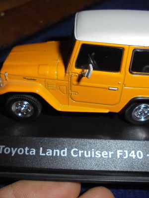 Μινιατούρα αυτοκίνητο Toyota Land Cruiser FJ40 1982 καινούργιο, κίτρινο