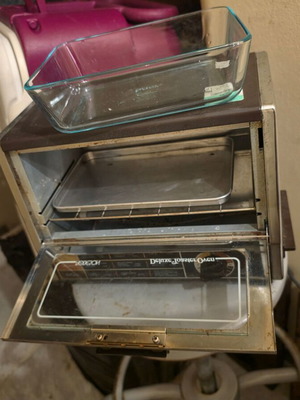 Mini oven from America with original Pyrex dish, made in USA