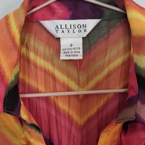 Alison Taylor summer shirt with ruffles like new, multicolor