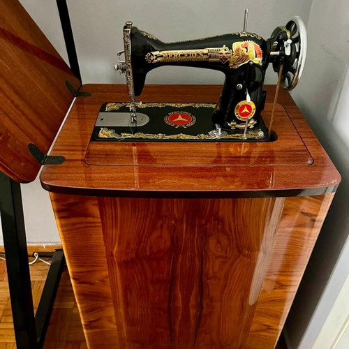 Sewing machine like new