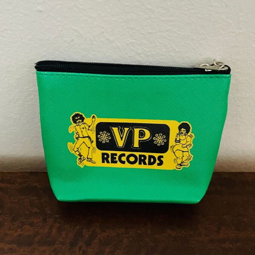 Wallet with zipper and keychain, new, green