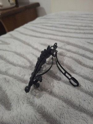 Black hair clip