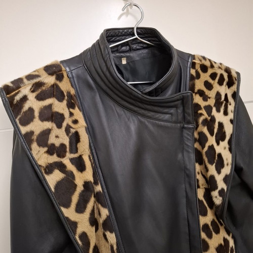 Luxury vintage leather jacket with leopard details like new
