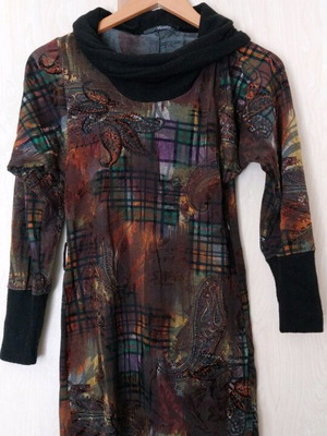 Ysatis daily dress used, size small, mini with knitted collar