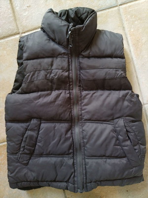 Zara αμάνικο μπουφάν μεταχειρισμένο για 4-5 ετών