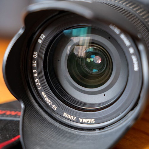 Sigma DC 18-200mm Lens for Sigma SA Camera used, compact zoom with optical stabilizer