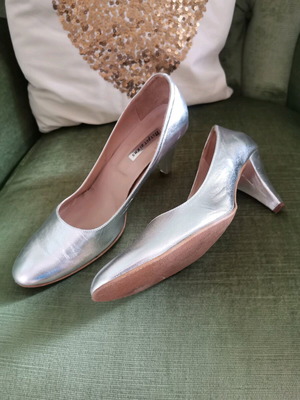 Silver pumps like new, size 40, 8 cm heel