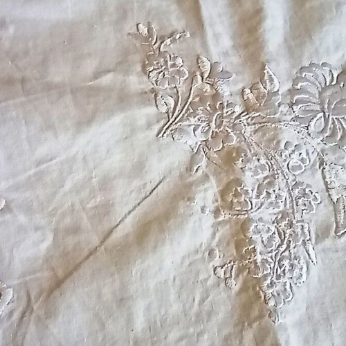 Vintage embroidered round tablecloth 165 cm white/cream like new