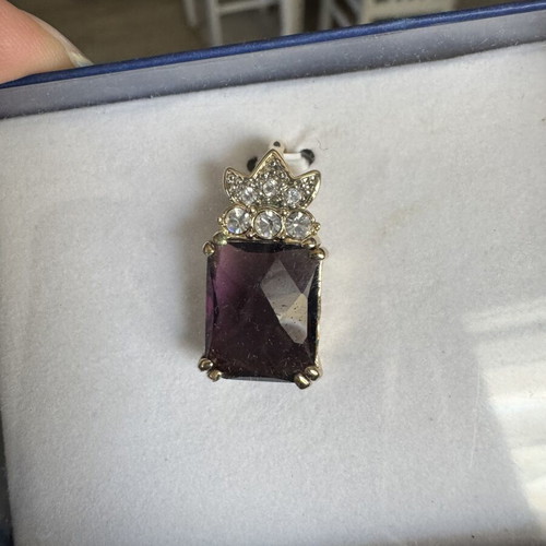 Pendant new from Hollywood Collection, gold color