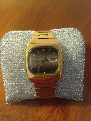 Seiko 5 automatic vintage men's wristwatch like new, gold tone
