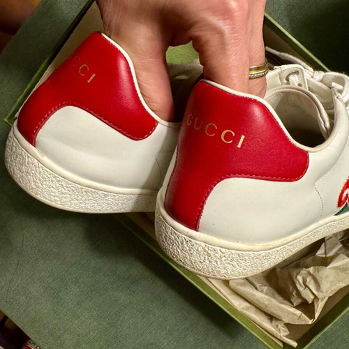 Gucci Ace white sneakers with red and green stripe, like new