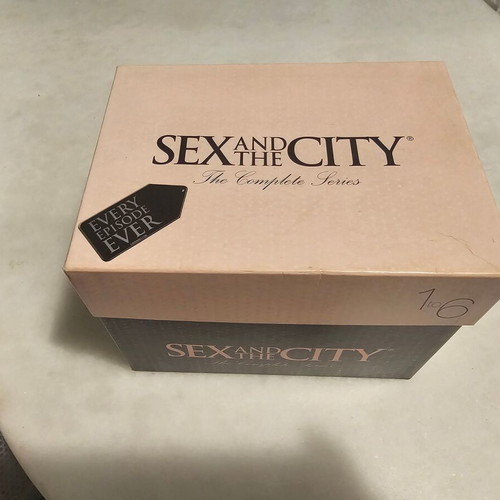Sex and the City DVD like new, complete series with subtitles