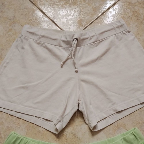 Pack of two cotton shorts used, sizes M and L