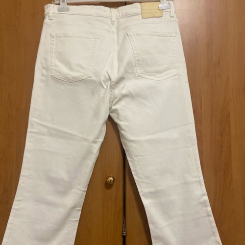 Zara white cropped jeans with rips like new, size 44