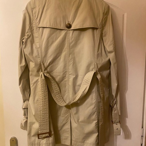 Beige trench coat with sleeveless vest like new 2 in 1