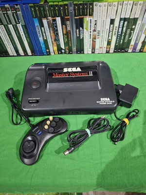 Sega Master System 2 Ευρωπαϊκή κονσόλα σε εξαιρετική κατάσταση με όλα τα καλώδια και χειριστήριο