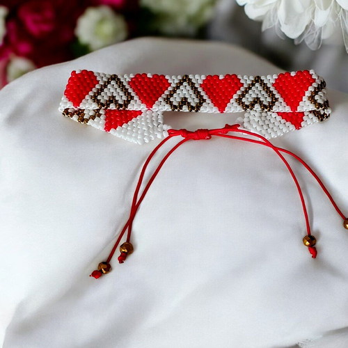 Handmade bracelet with heart beads Miyuki and macrame made to order