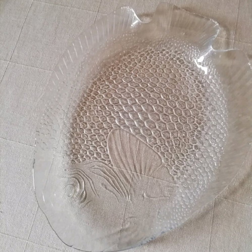 Glass serving platter like new large fish-shaped