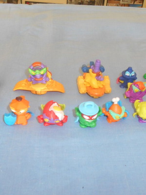 Superthings 15 figures used