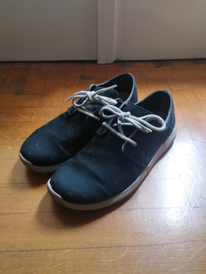 Crocs black shoes used, size 9, casual