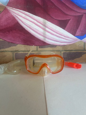 Tribord snorkeling mask and snorkel set with tempered glass