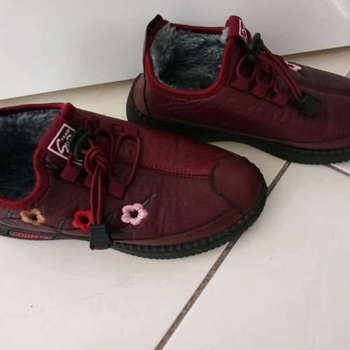A To Z Greek ballerina shoes size 35 like new, burgundy with fur