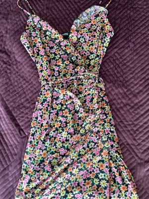 Mini floral dress new unworn, Bershka, XS