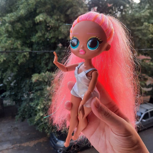 LOL Surprise OMG dolls Major Lady and Neonlicious, lot of 2