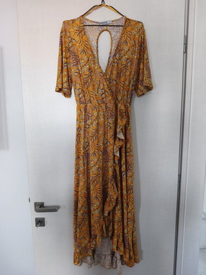 Inside orange floral maxi dress like new, open back, size L