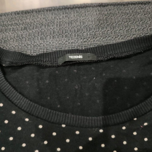 T shirt long sleeve like new, size M, black and white
