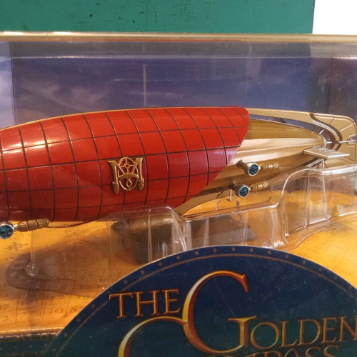 Zeppelin miniature "The Golden Compass" like new